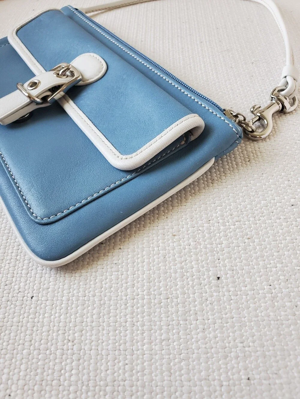 Coach Hampton Blue Leather Wristlet Wallet Buckle Snap Front Bag